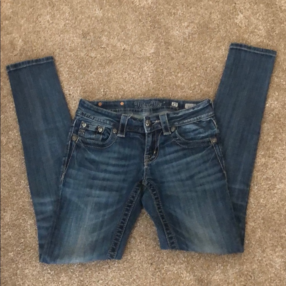 Woman’s Size 25 Miss Me Skinny Jean.